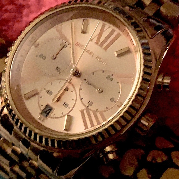 Michael Kors watch, rose gold. - Picture 2 of 4